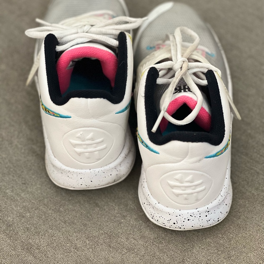 Kyrie Boys Sneaker